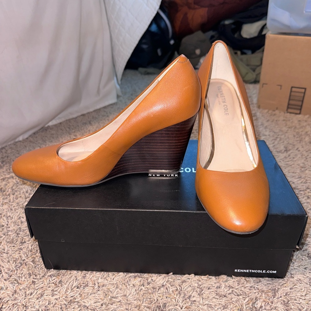 Kenneth Cole Cognac Wedge Closed Toe Heel Pump